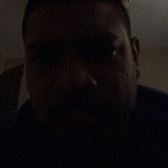 Profile Picture of Matthew Velez (@matt2211) on Poshmark