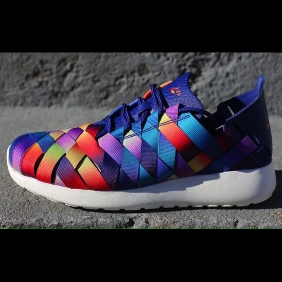 Profile Picture of Dee Ramos (@deealex12) on Poshmark