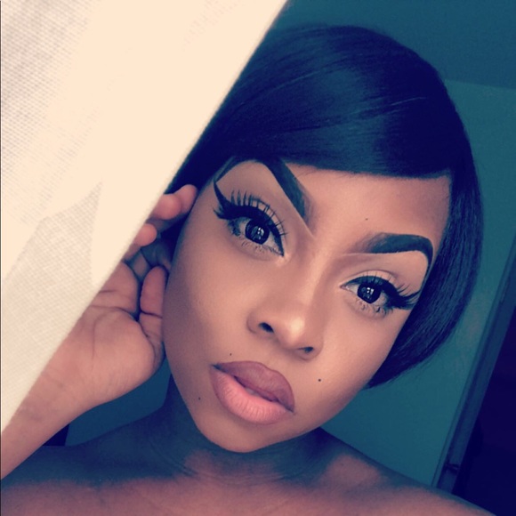 Profile Picture of Shadai Bolden (@shadaideal) on Poshmark