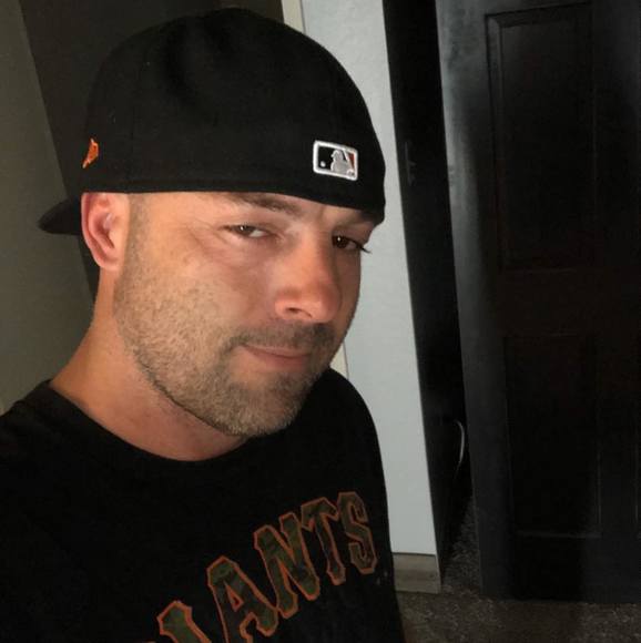 Profile Picture of Justin Sisto (@jsisto1982) on Poshmark