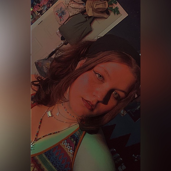 Profile Picture of Jodi Baxter (@jodilbaxter9) on Poshmark