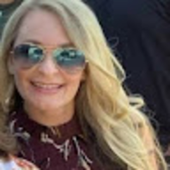 Profile Picture of Stacy Erck (@erckstacy) on Poshmark