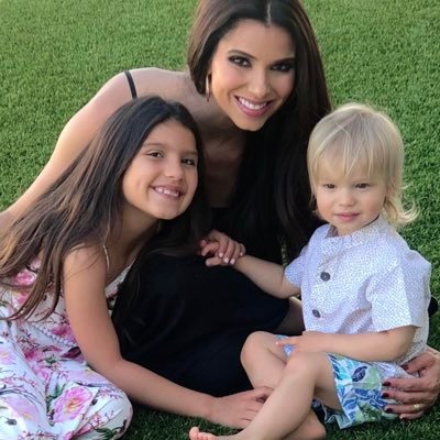 Profile Picture of Roselyn Sanchez (@Roselyn_Sanchez) on Twitter
