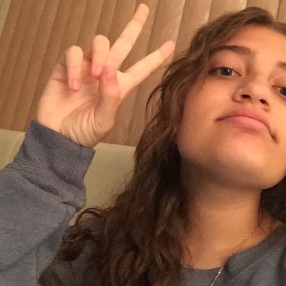 Profile Picture of Angelina Shapiro (@angelkid928) on Poshmark