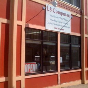 Profile Picture of Larry Senna (@lscomputers) on Myspace