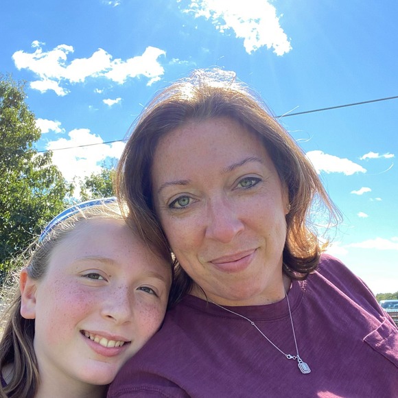 Profile Picture of Laurie Thanos (@ellis802) on Poshmark