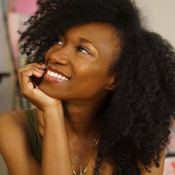 Amanda Amore - Poshmark Profile Picture of Amanda Amore (@nalasoul1) on Poshmark