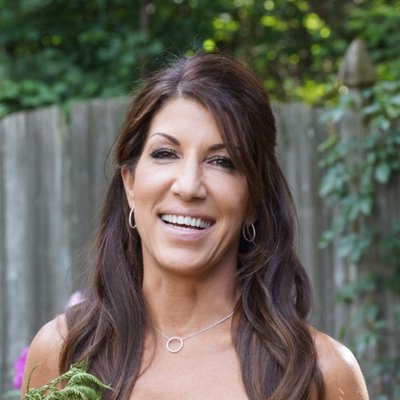 Profile Picture of Amy Wilson (@reinventing22) on Twitter