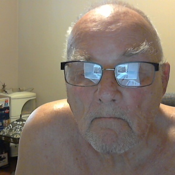 David Dekalb - Poshmark Profile Picture of David Dekalb (@dekalbd) on Poshmark