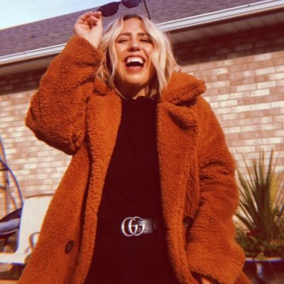 Profile Picture of Adriane Smith (@theadrianesmith) on Twitter