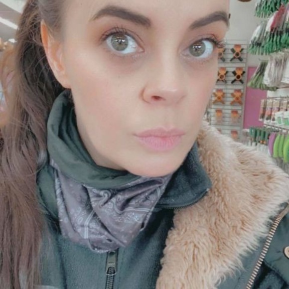 Profile Picture of Tracie lee Osborne (@tlvanwagenen) on Poshmark