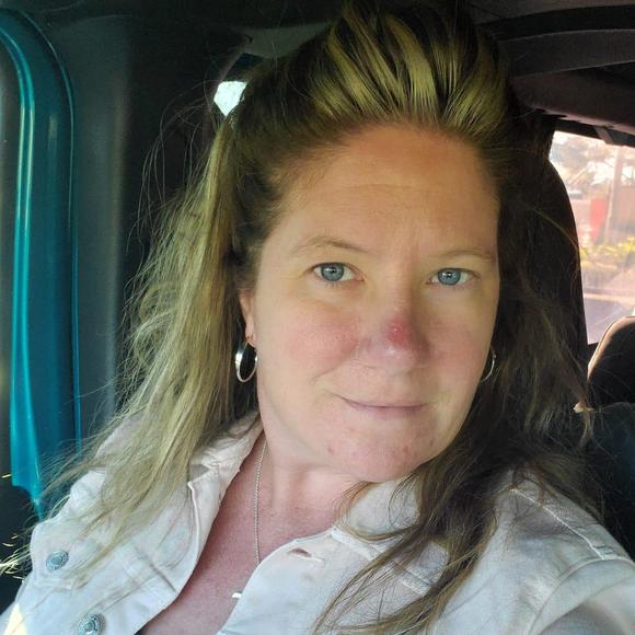 Profile Picture of Maryellen Ciccotelli (@mciccotelli78) on Poshmark