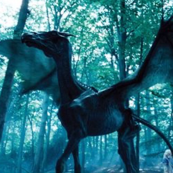 Profile Picture of Astrid Arroyo (@astridnarroyo) on Poshmark