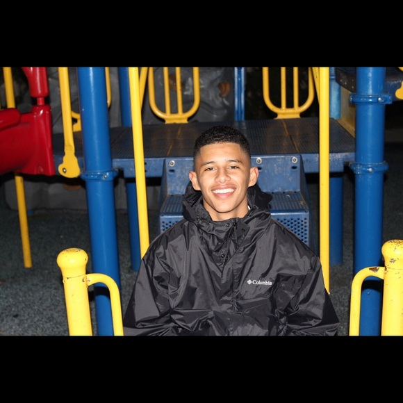 Profile Picture of Alex Castanon (@alexcastanon8) on Poshmark