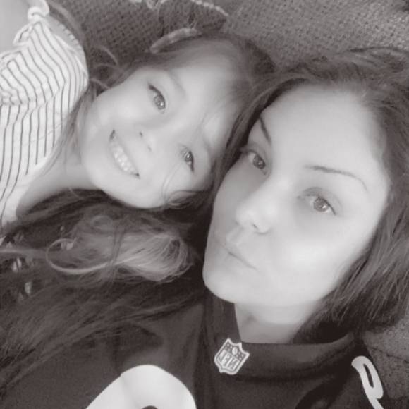 Profile Picture of Cassandra Vazquez (@goofieluv21) on Poshmark