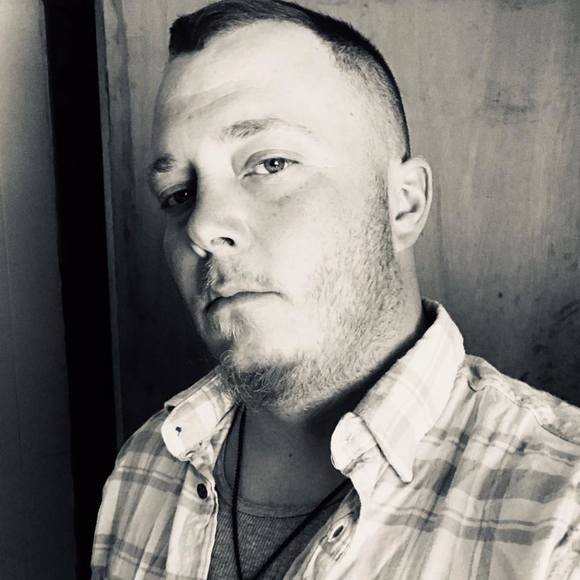 Profile Picture of Chris Craddock (@chris_craddock) on Poshmark