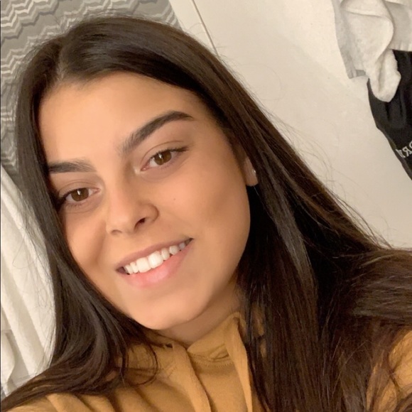 Profile Picture of Daniela Pizzichini (@dpizzichini8) on Poshmark