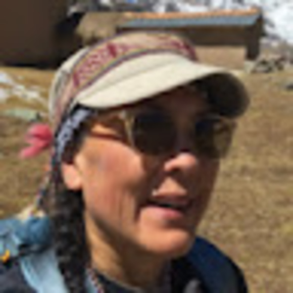 Profile Picture of Elizabeth Fiattarone (@eafiattarone) on Poshmark