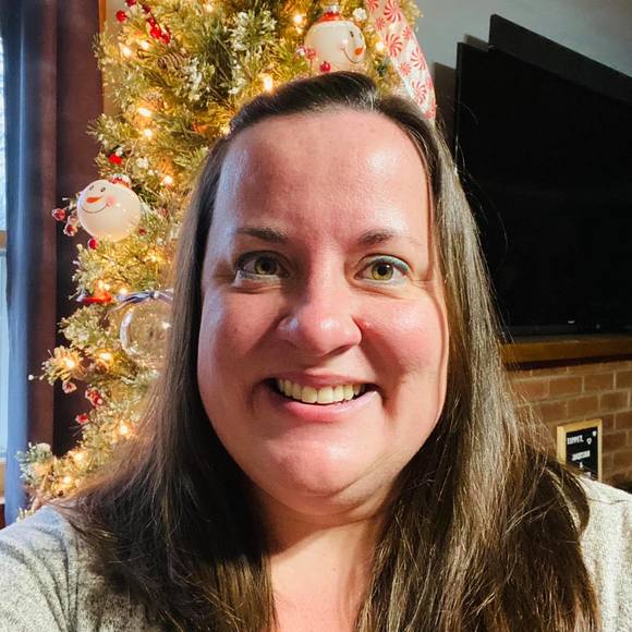 Profile Picture of Rayann Osborn (@rayannosborn) on Poshmark