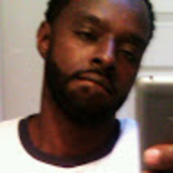 Profile Picture of Robert Kearse (@madmaxx11111111) on Poshmark