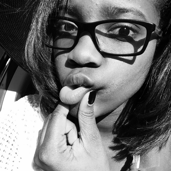 Profile Picture of Dee dee Chambers (@deeduhhhh_) on Poshmark