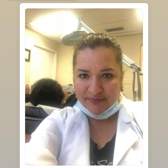 Profile Picture of Delineados Permanentes (@alizavet) on Poshmark