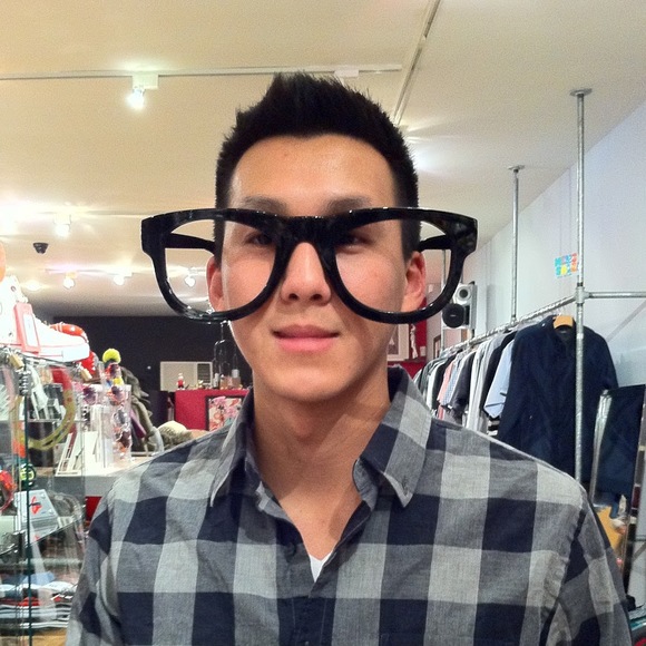 Profile Picture of Steve Oh (@uclazn) on Poshmark