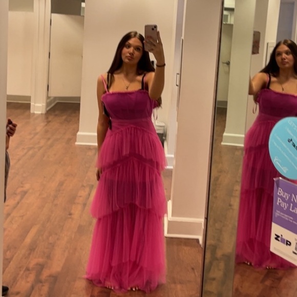 Profile Picture of Kylee Brooks (@kyleebrooks23) on Poshmark