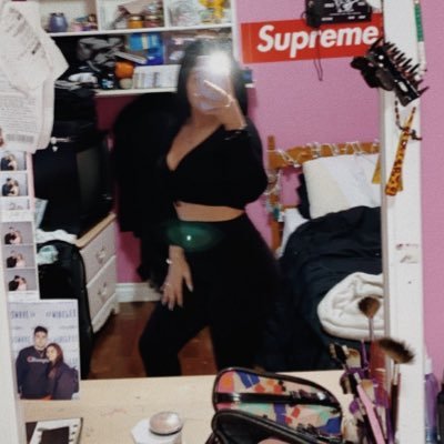 Profile Picture of M (@MelissaGallippi) on Twitter
