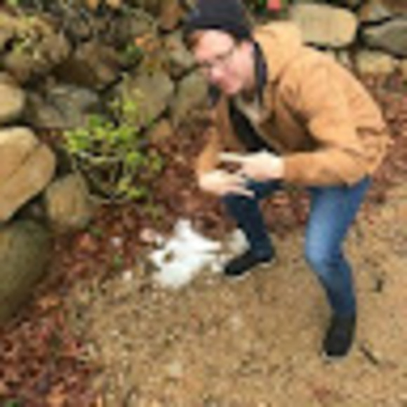 Profile Picture of Benjamin Fox (@benjaminfox6342) on Poshmark