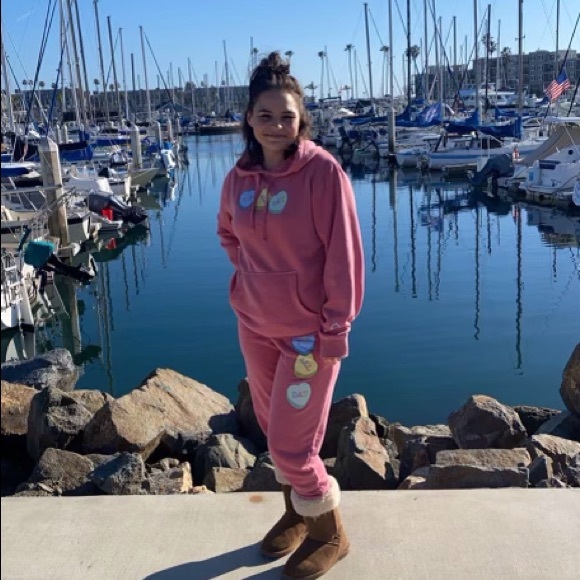 Profile Picture of Sarah Fetko (@sarahfetko) on Poshmark