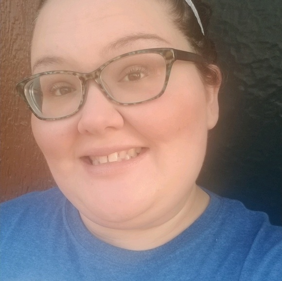 Profile Picture of Jessica Bevell (@jbev80) on Poshmark