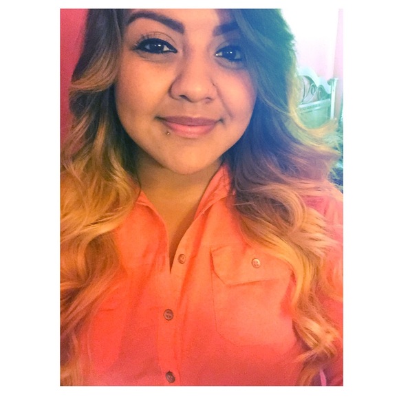 Profile Picture of Ivy Lopez (@ivyl15) on Poshmark