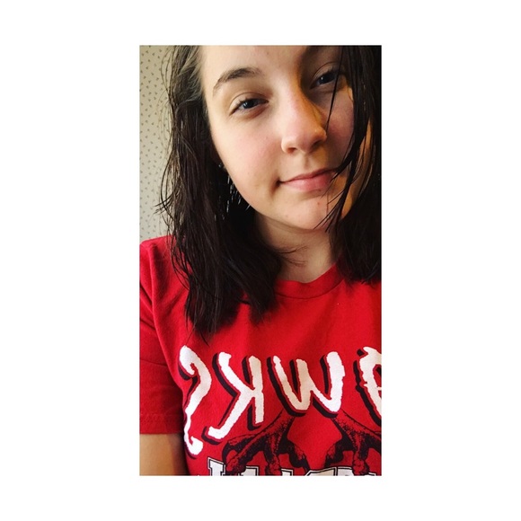 Profile Picture of Rebecca Woolley (@beccawoolleh) on Poshmark