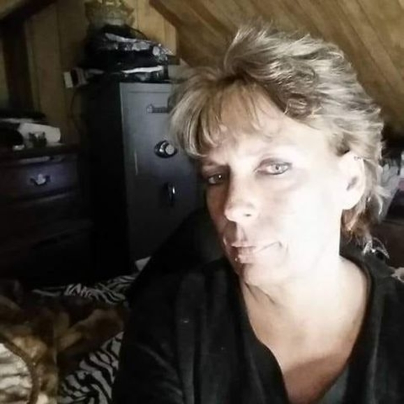 Sherry Stichter - Poshmark Profile Picture of Sherry Stichter (@sherrystichter) on Poshmark