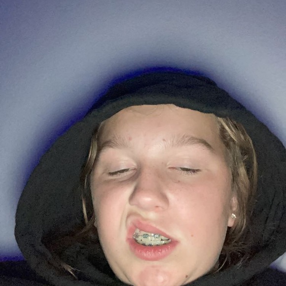 Chloe Feltmann - Poshmark Profile Picture of Chloe Feltmann (@2025chloefelt) on Poshmark