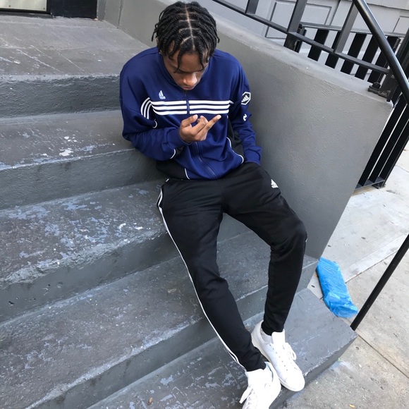 Profile Picture of Nate Harrington (@getkicked__) on Poshmark