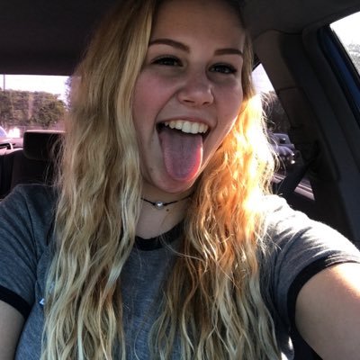 Profile Picture of Julia (@JuliaSuarez13) on Twitter