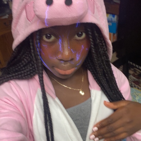 Profile Picture of Eva Kita (@evakita) on Poshmark