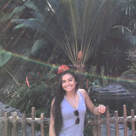 Profile Picture of Christine Csech (@csechchristine) on Poshmark