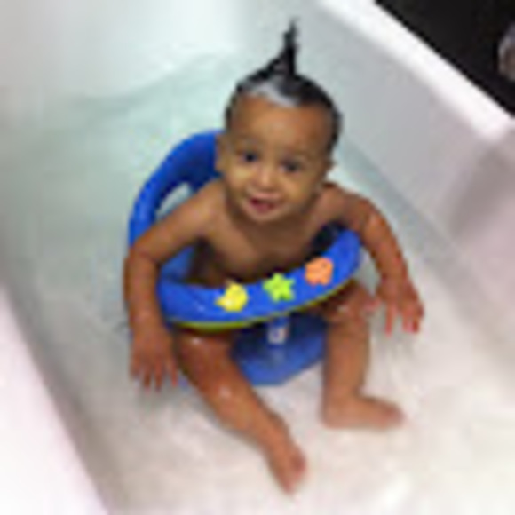 Profile Picture of Kenneth Morgan (@niiashaley) on Poshmark