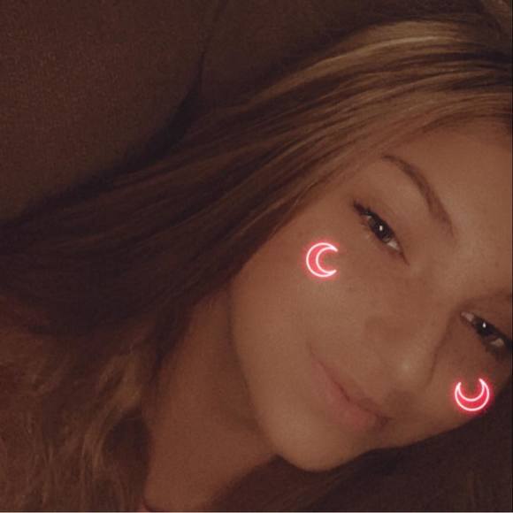 Profile Picture of Hailey Mctheny (@haileymctheny) on Poshmark