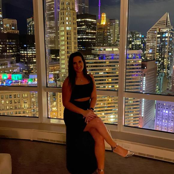 Profile Picture of Janet Lynn (@missamerica16) on Poshmark