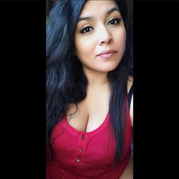Profile Picture of Lucrecia Rodriguez (@lucreciarodrigu) on Poshmark