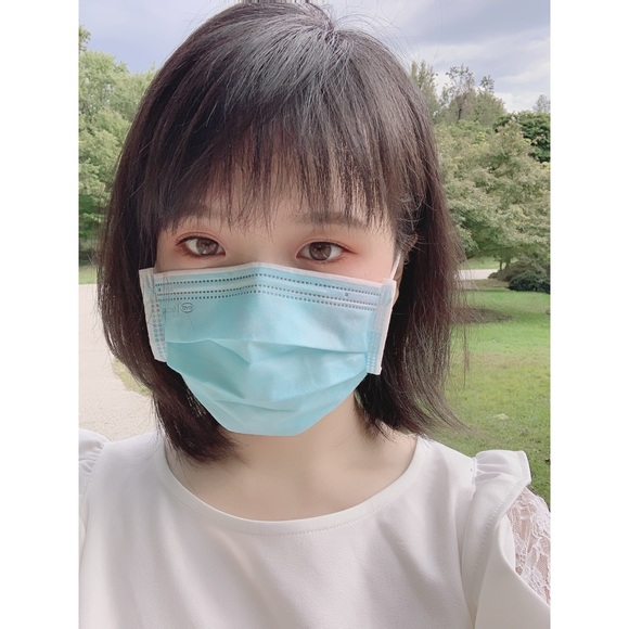 Profile Picture of Lucy Gao (@zig5010) on Poshmark