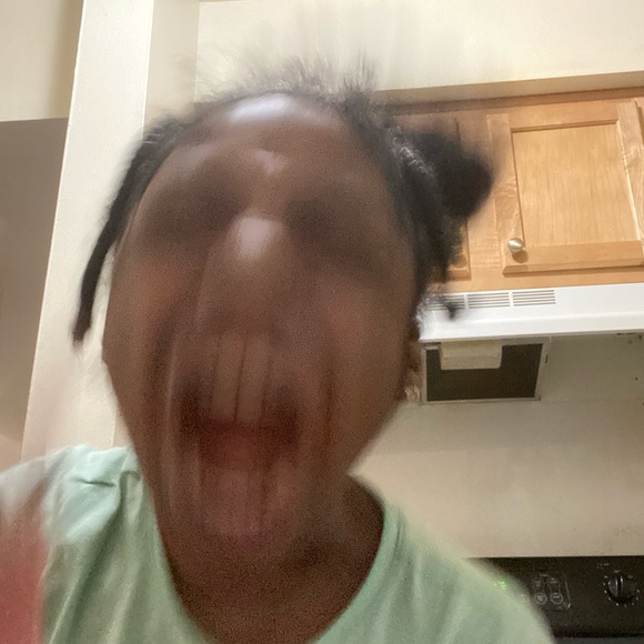 Profile Picture of Sasha Sasha (@sasha3943) on Poshmark