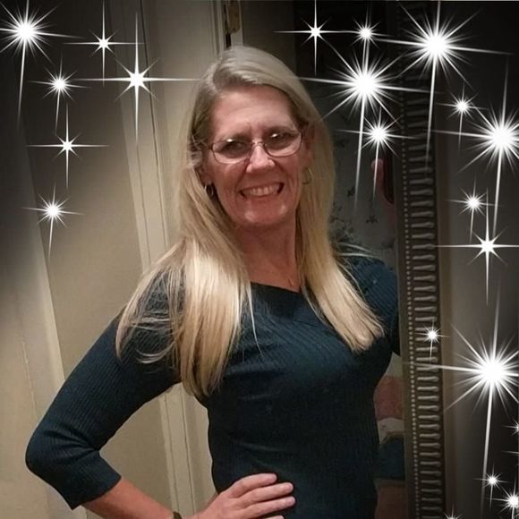 Profile Picture of Kim Cullen (@kcmsbufrog) on Poshmark
