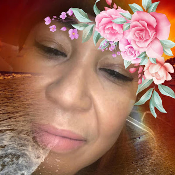 Profile Picture of Marcia Marcia (@marciamarcia940) on Poshmark