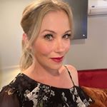 Profile Picture of Christina applegate (@officialchristinaapplegate_) on Instagram