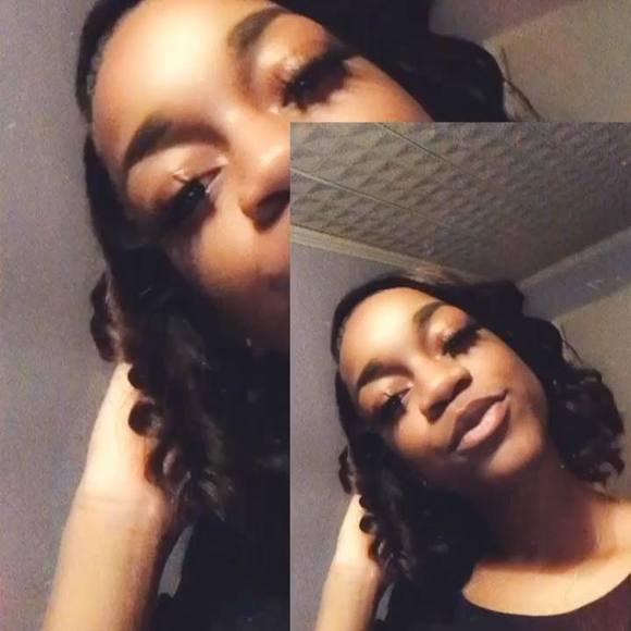 Profile Picture of Shondrika Boast (@deeeeeeeeka) on Poshmark